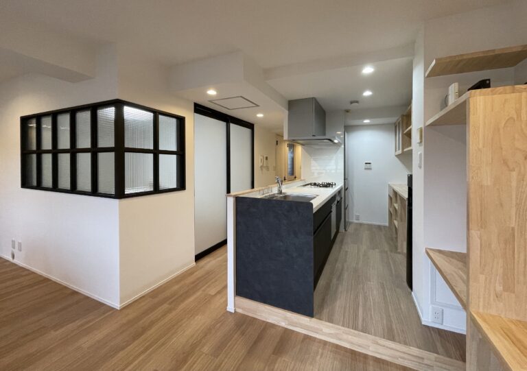 室内窓がおしゃれなマンションリノベーション☆